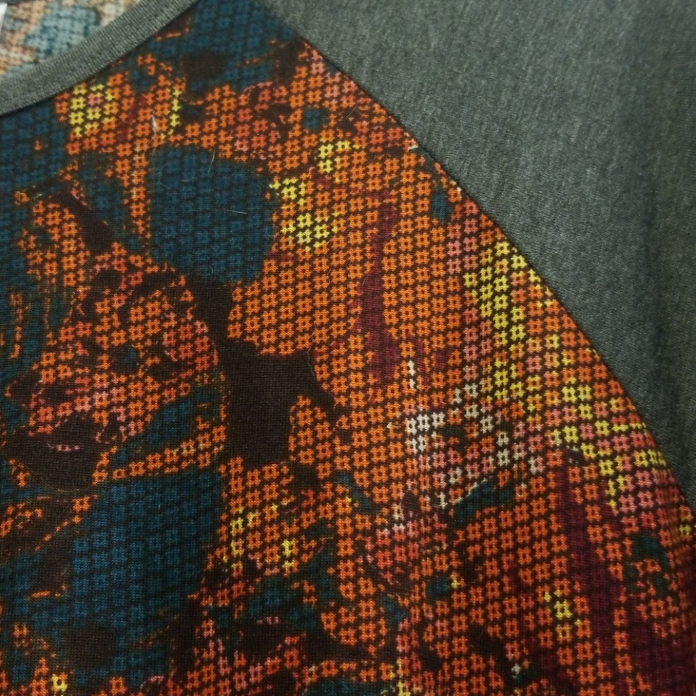 Lularoe Randy Tee - Picture 3 of 4